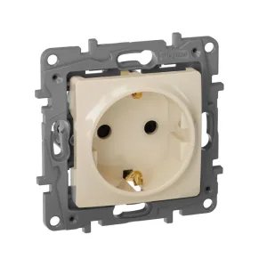 Розетка 1-м СП Etika 16А IP31 250В 2P+E с заземл. защ. шторки немецк. стандарт винтов. клеммы механизм сл. кость IEK 672322 Legrand (группа IEK)