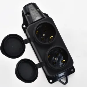 Колодка 2-м 16А IP44 2P+PE 220-240В с защ. крышками каучук 106-0400-0110/110 Lezard